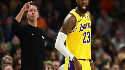 苏翊鸣今朝世锦赛巅峰对决，力夺金牌，央视体育现场直播